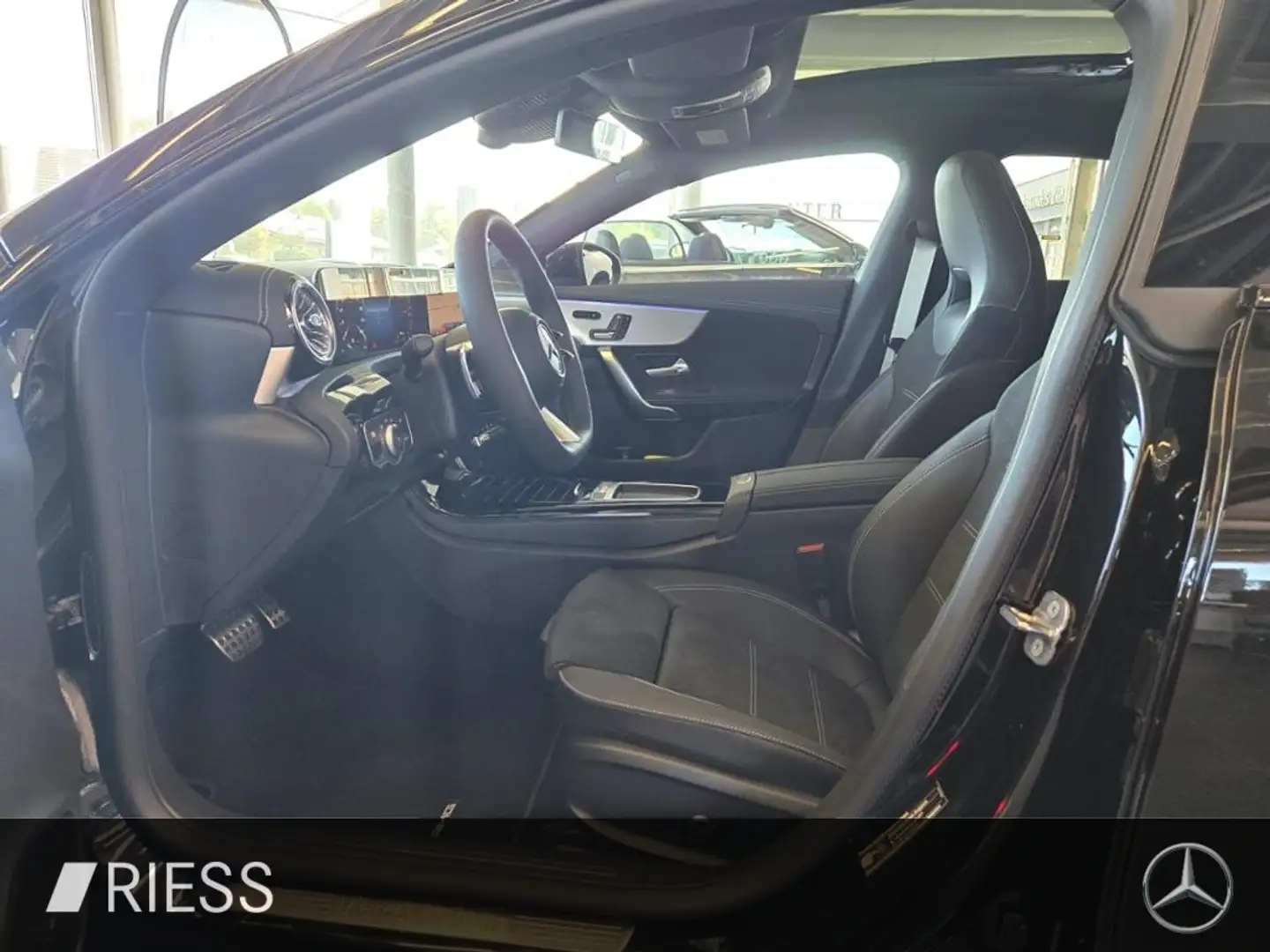 Mercedes-Benz CLA 250 e SB SD SpurW S-Sitz PDC SHZ ACC elSitz Negro - 2