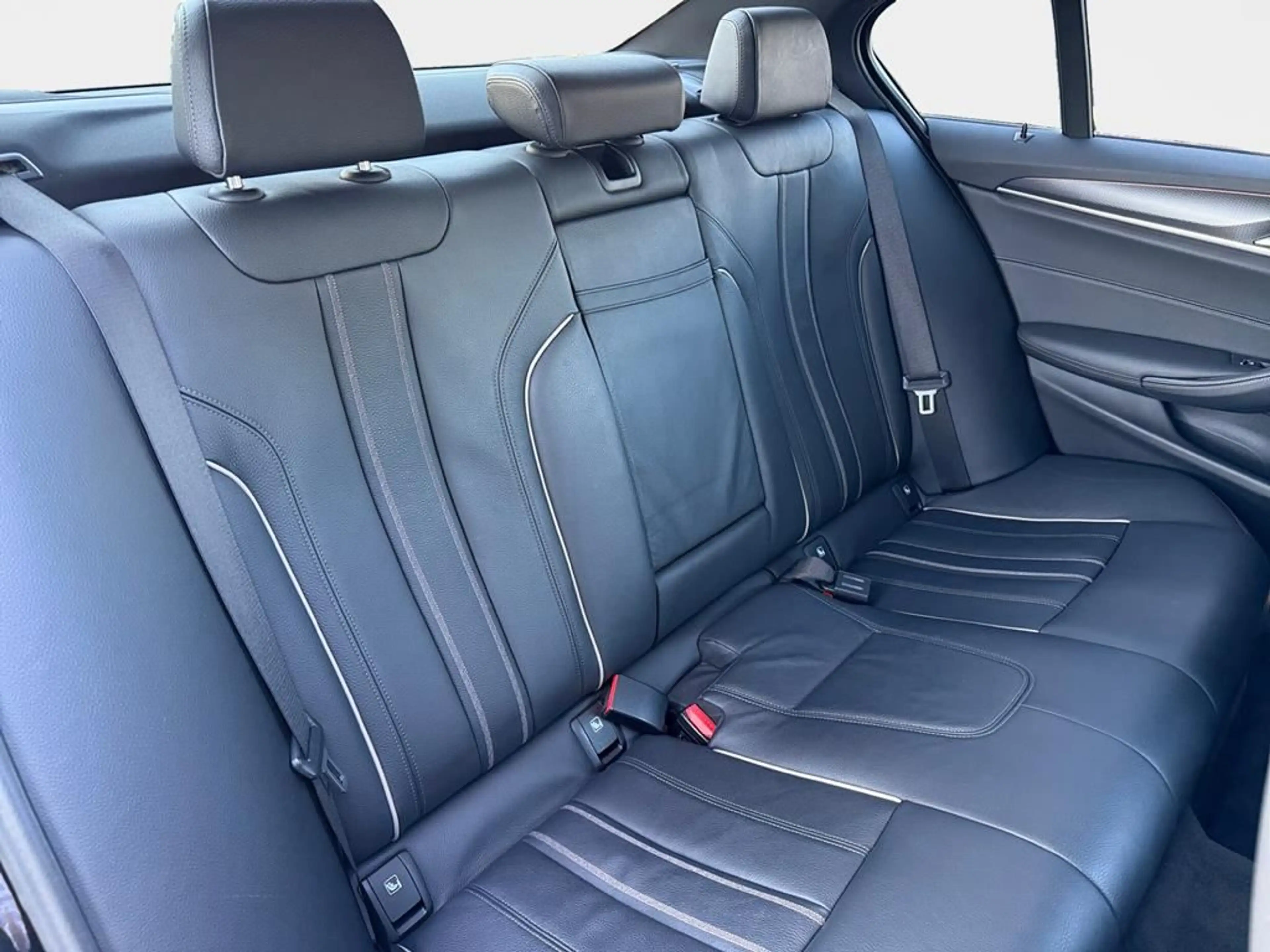 BMW 530 M Sport — photo 15