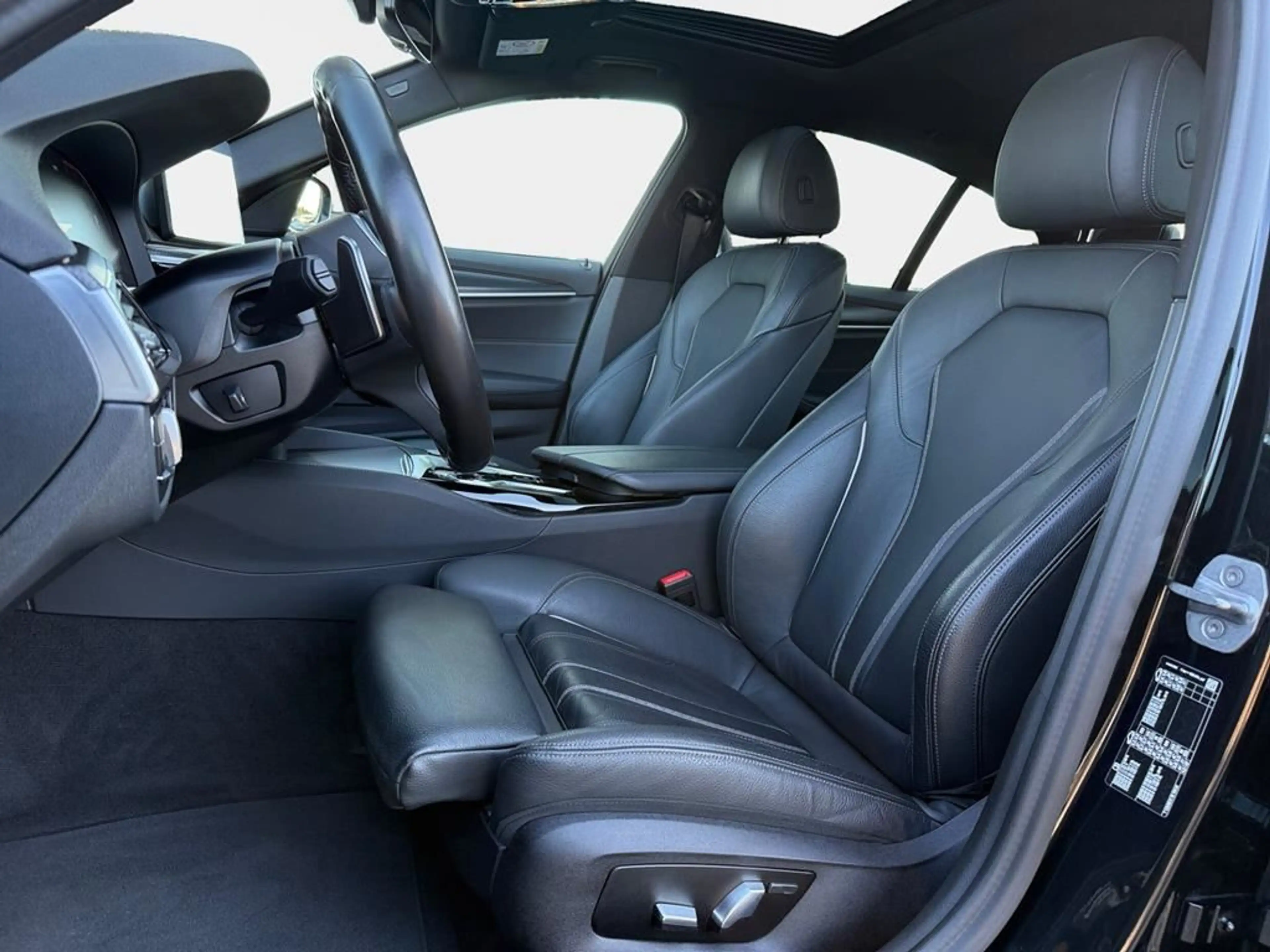 BMW 530 M Sport — photo 9