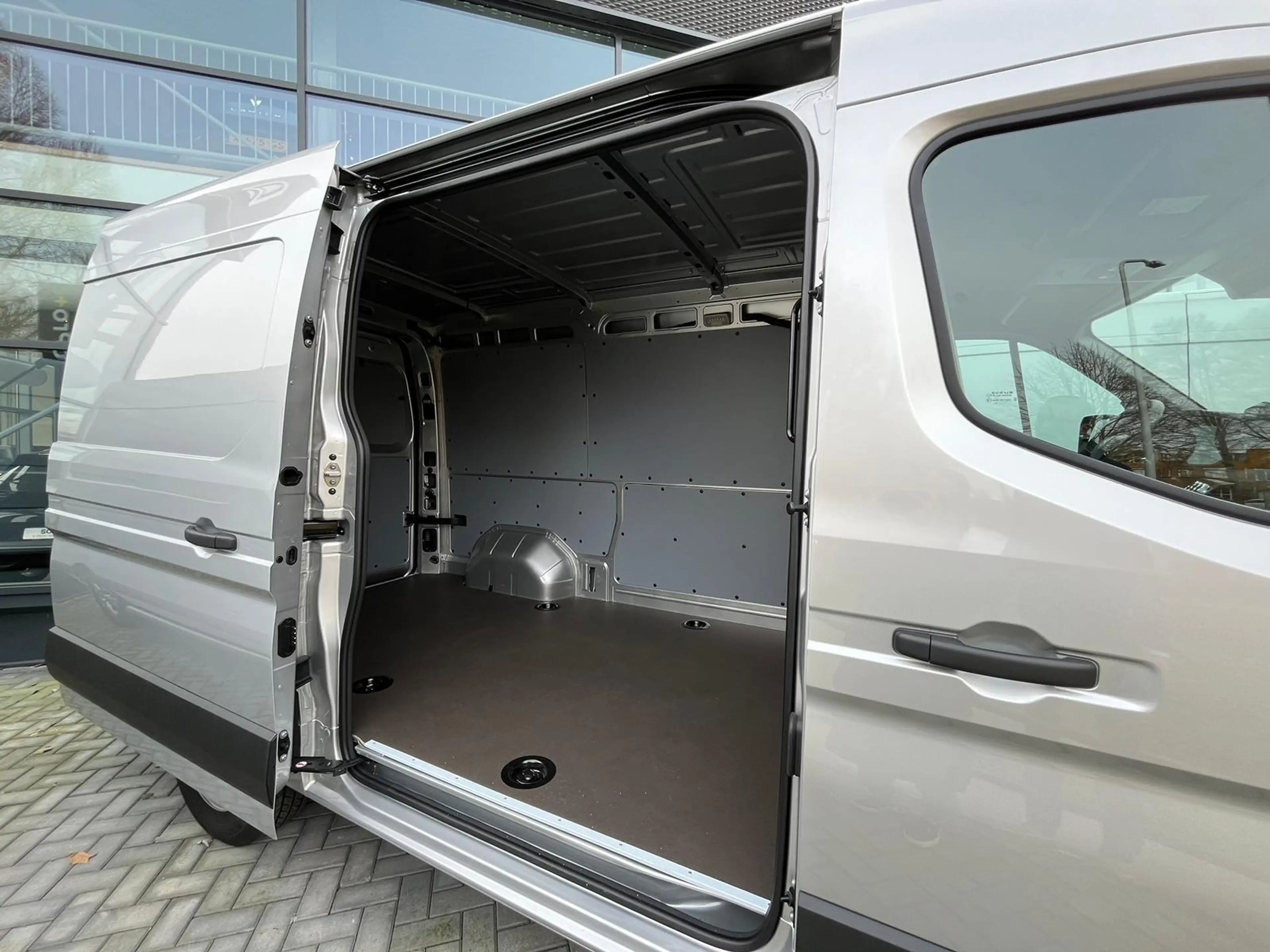 Renault Master T35 2.0 dCi 130 L2H2 Advance | Demo | — photo 13