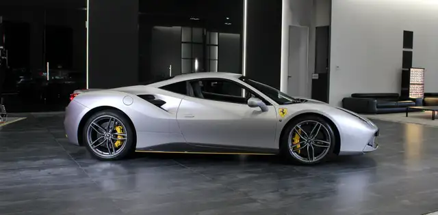 Ferrari 488 view 5
