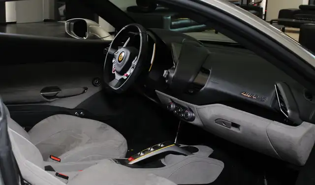 Ferrari 488 view 12