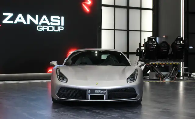 Ferrari 488 view 7
