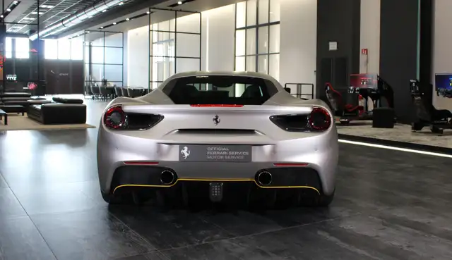 Ferrari 488 view 3