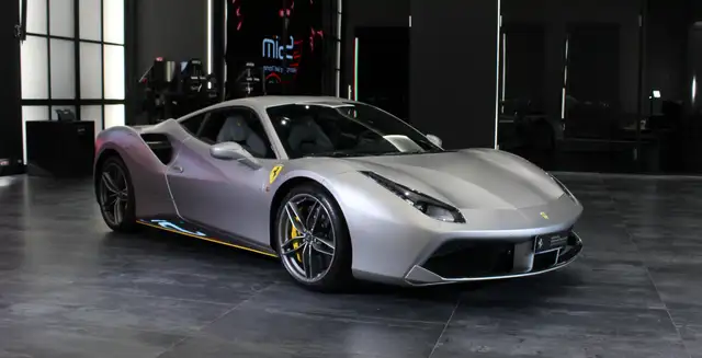 Ferrari 488 view 6