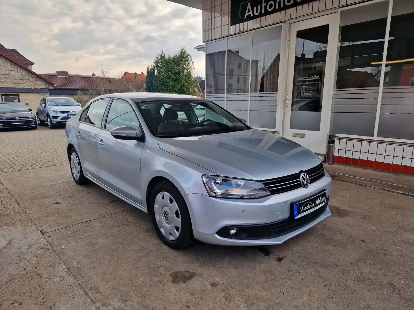 Volkswagen Jetta VI Comfortline Kamera Klima PDC 1.Hand Silber - 1