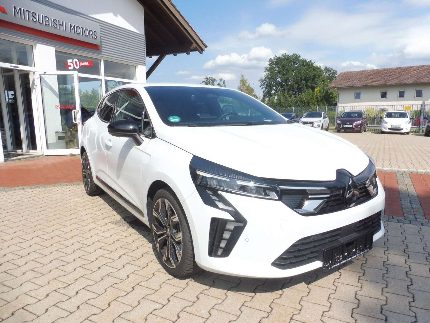 Mitsubishi Colt nuo 268 €/ mėn Benzinas 2025m. Sedanas Mechaninė