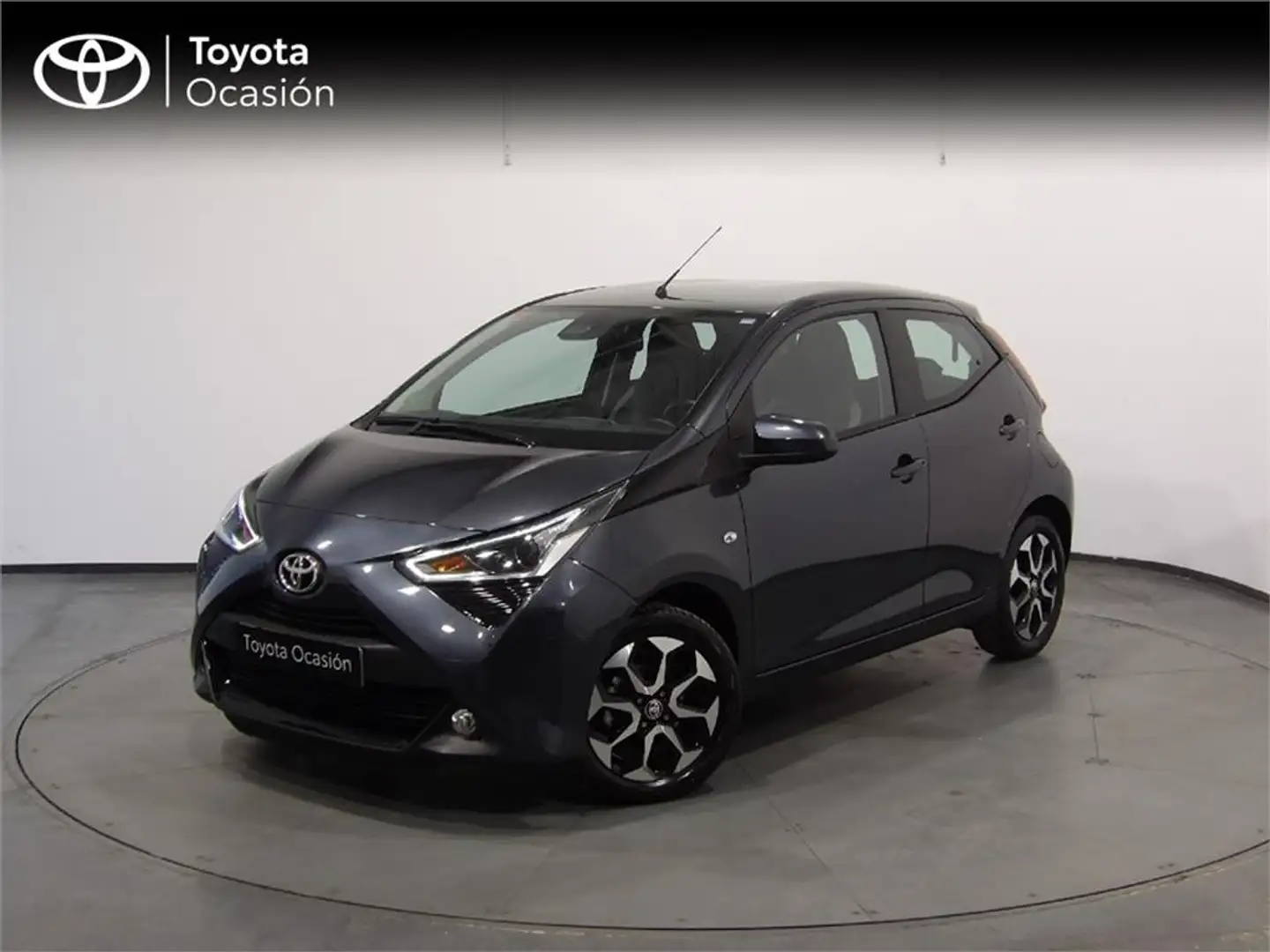 Toyota Aygo 1.0 70 x-play AUTOMATIC - 1