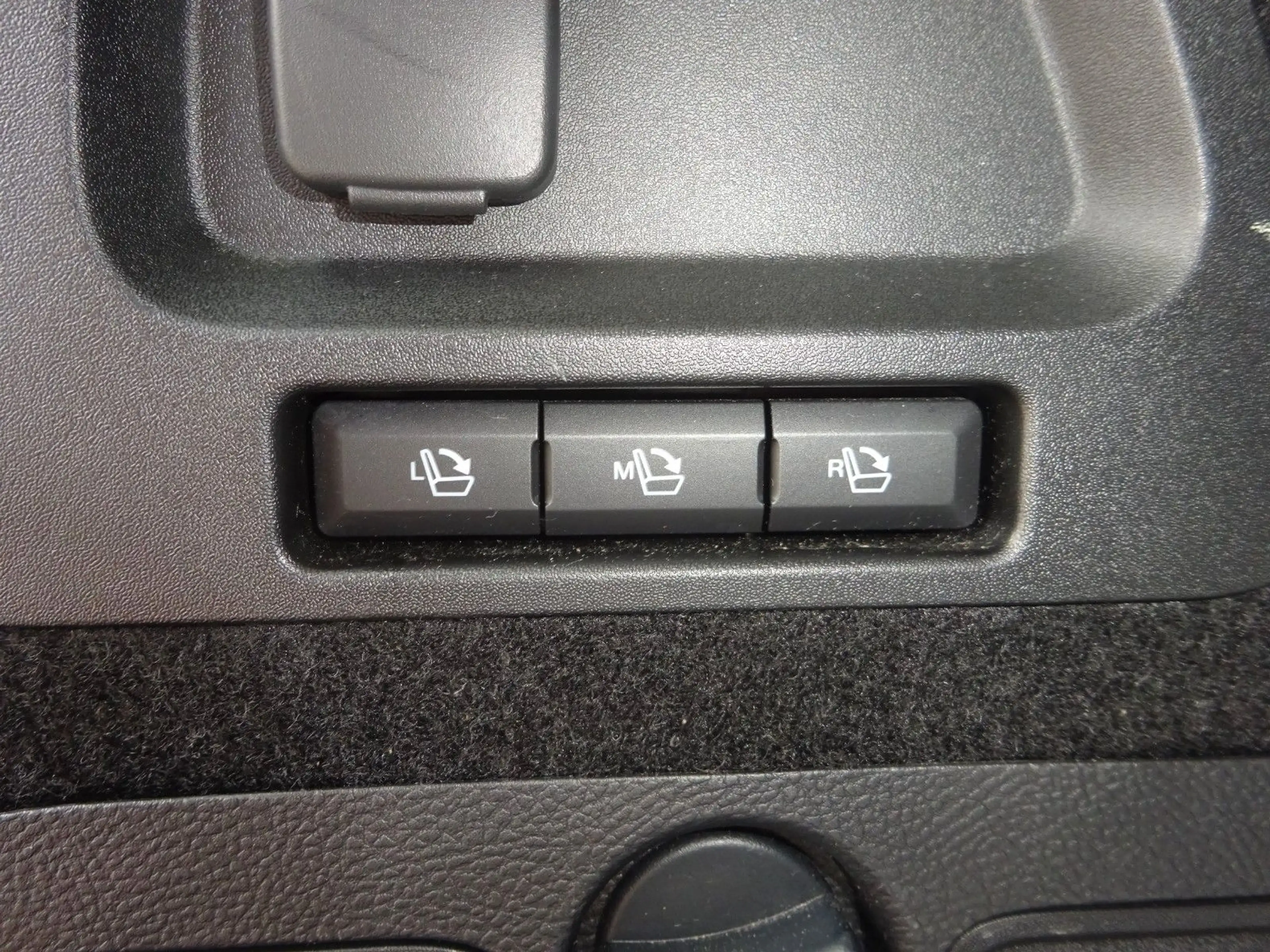 Ford Galaxy 190PS Autm. FHEV Vignale AHK SONY-Navi — photo 7
