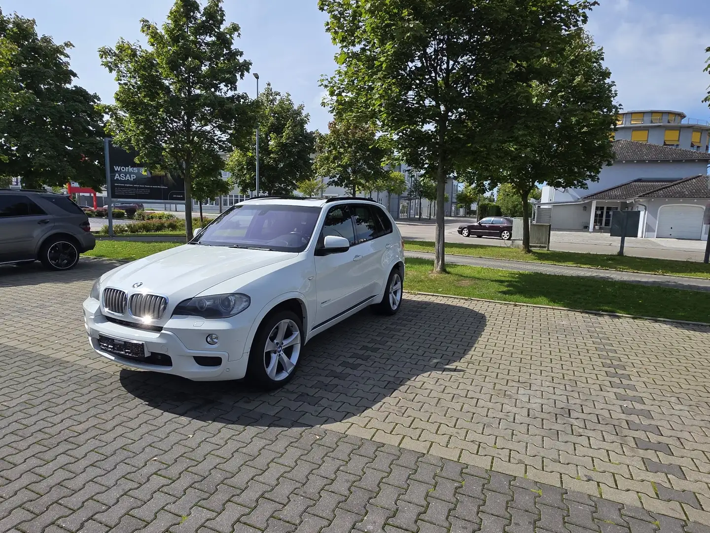 BMW X5 xDrive - 2
