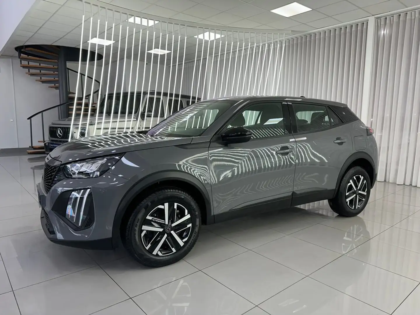 Peugeot 2008 1.5BlueHDi S&S Active Pack EAT8 130 Gris - 2