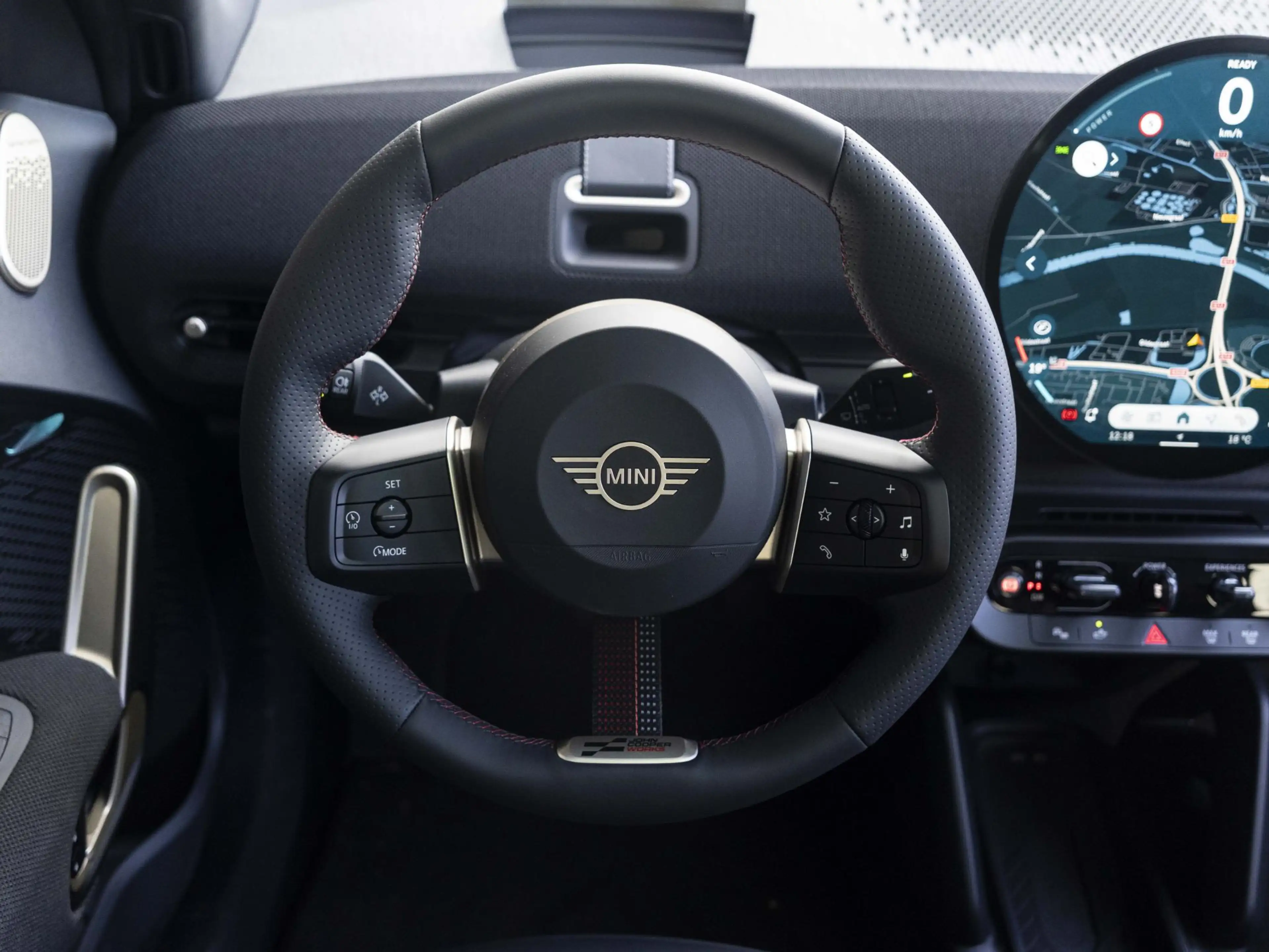 MINI Aceman E John Cooper Works | L-Pakket | Glazen panoramada — photo 10