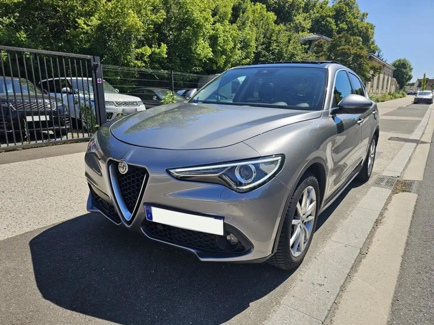 Alfa Romeo Stelvio 2.2 190 ch AT8 Executive Gris - 2