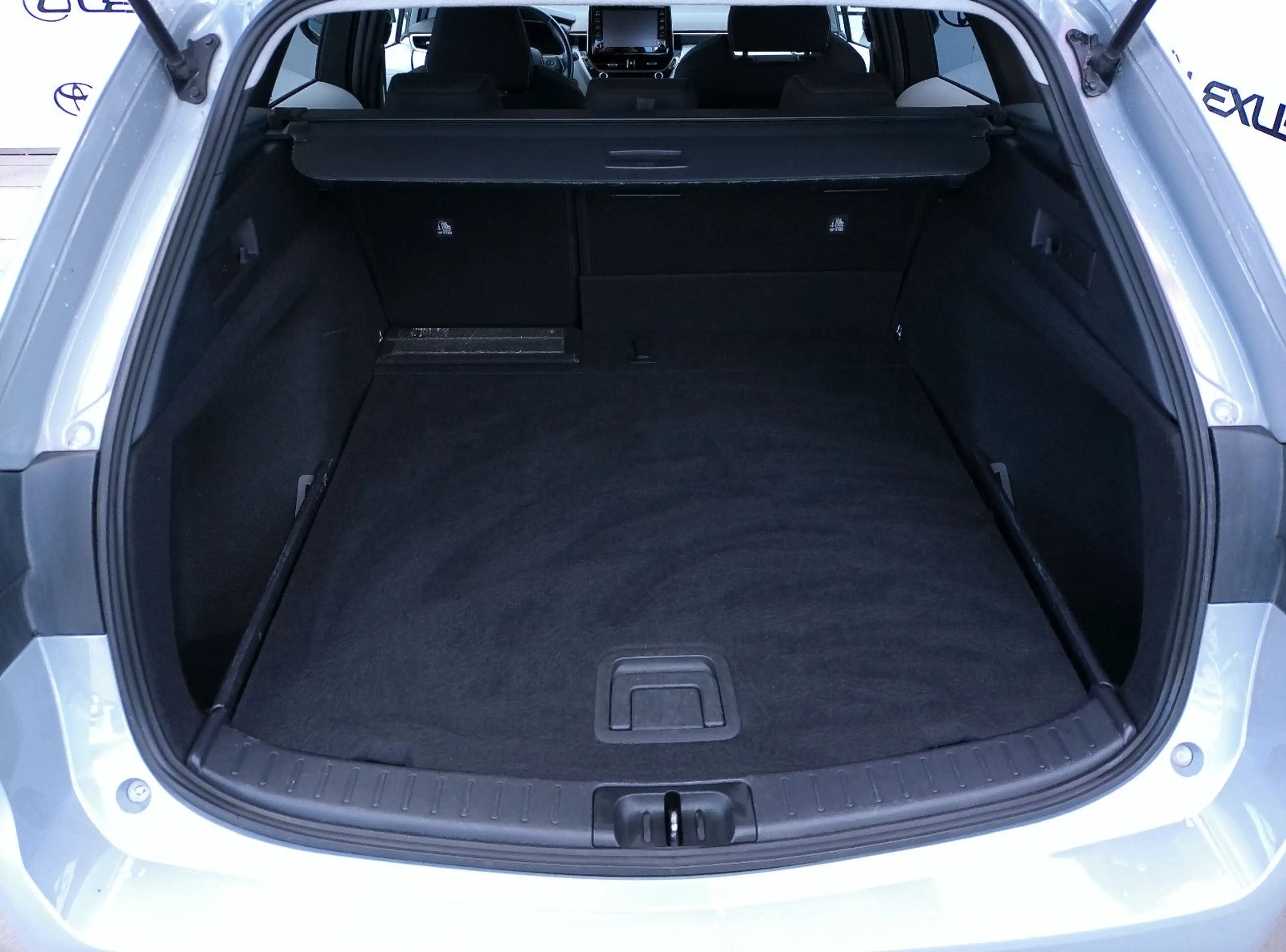 Toyota Corolla Touring Sports Hybrid Club *AHK* — photo 5