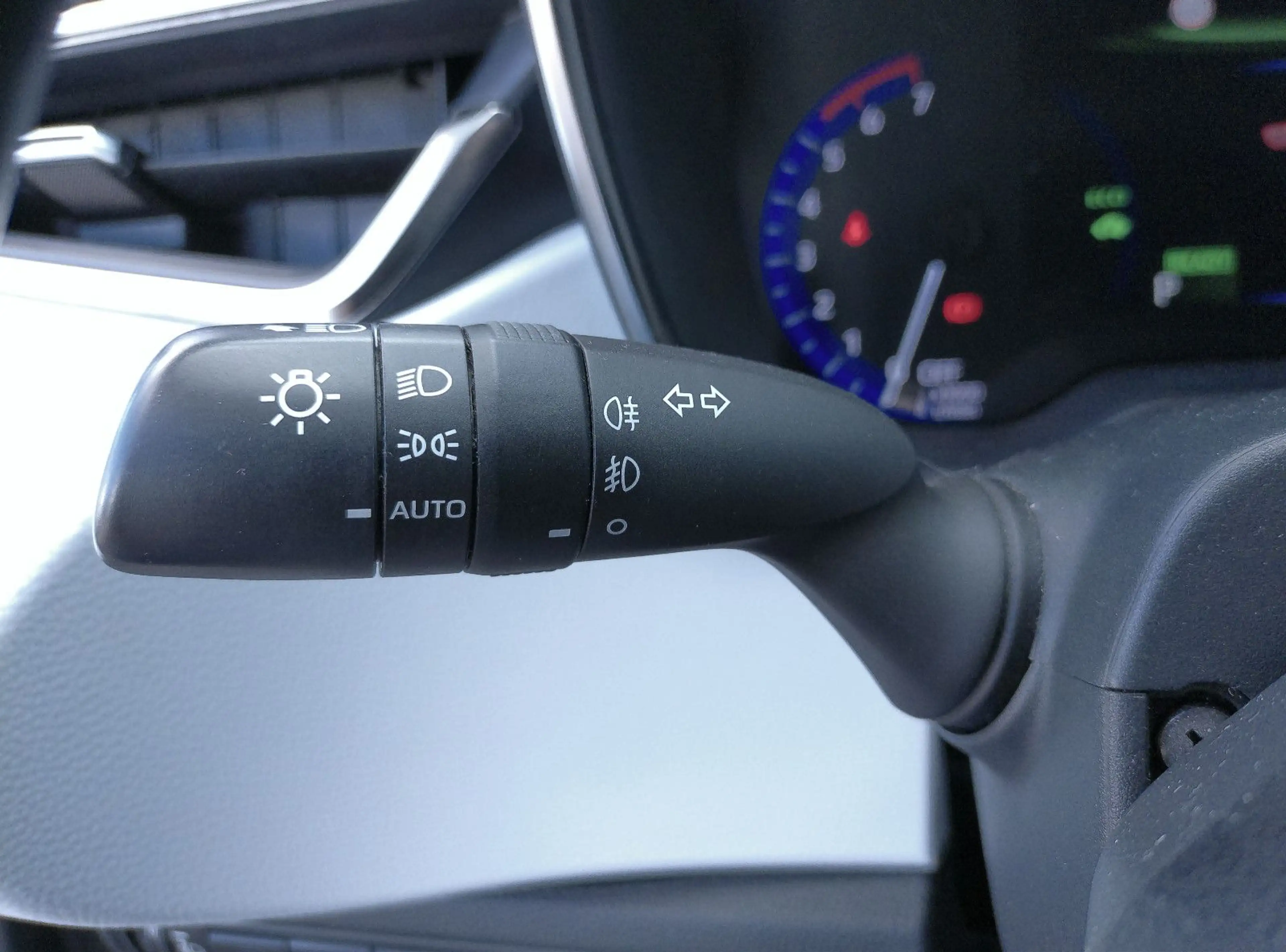 Toyota Corolla Touring Sports Hybrid Club *AHK* — photo 14