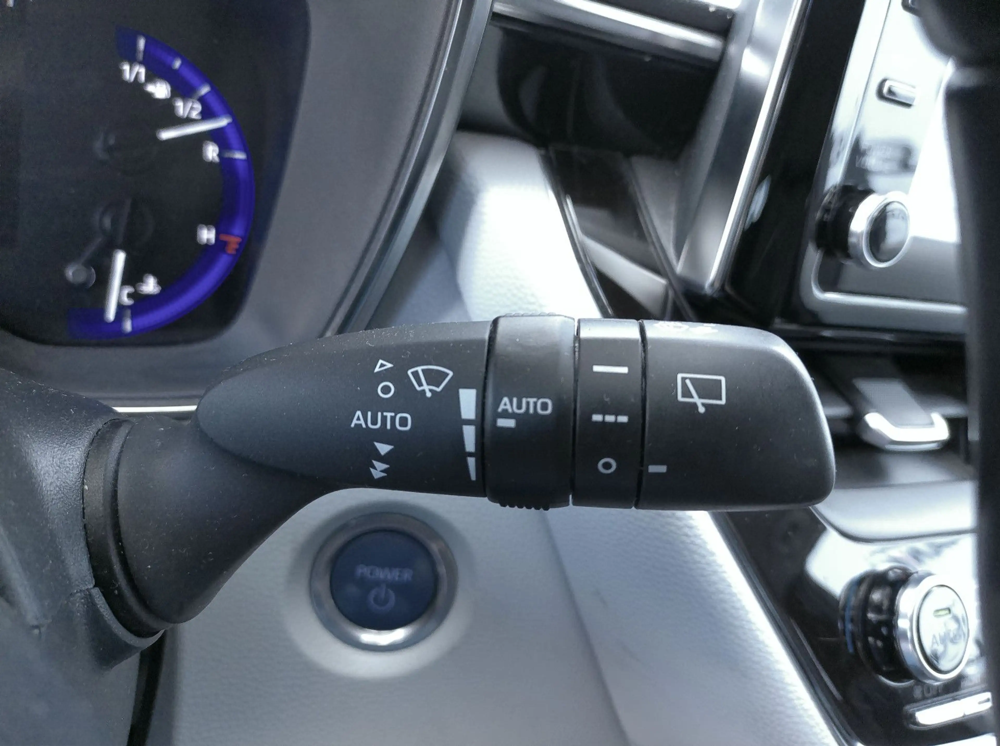 Toyota Corolla Touring Sports Hybrid Club *AHK* — photo 15