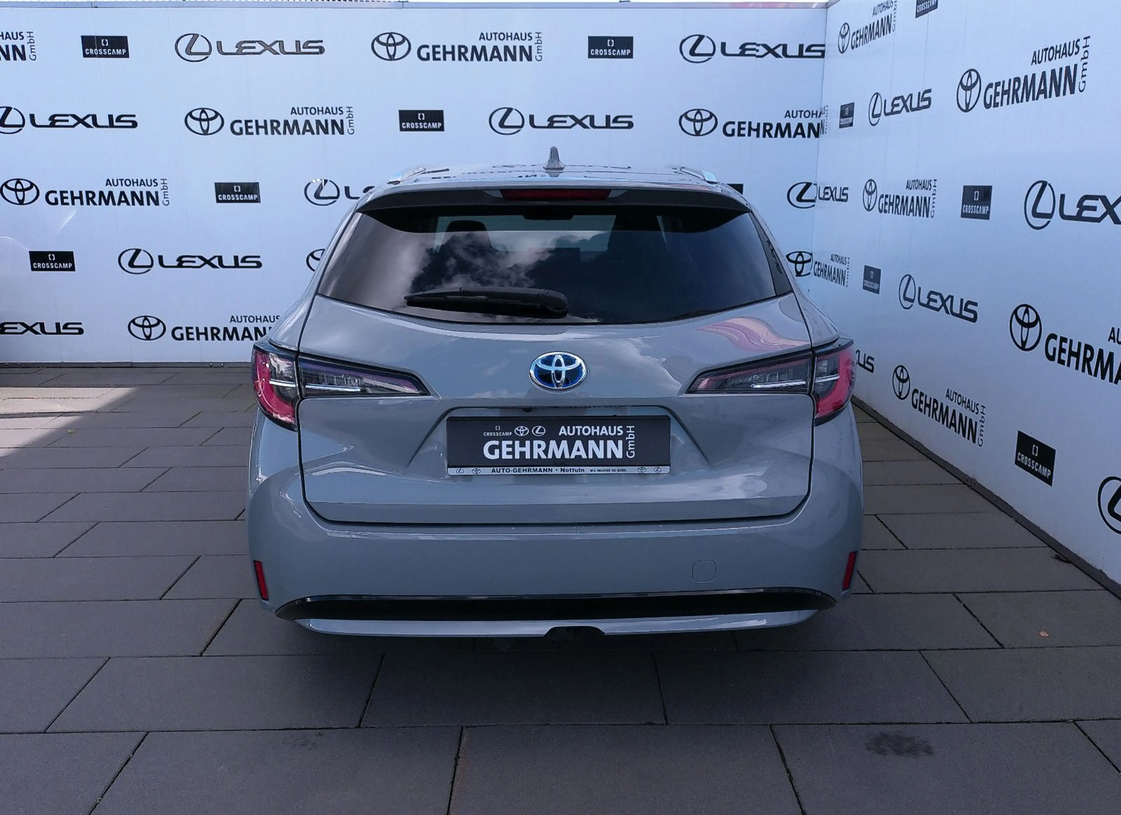 Toyota Corolla Touring Sports Hybrid Club *AHK* — photo 4