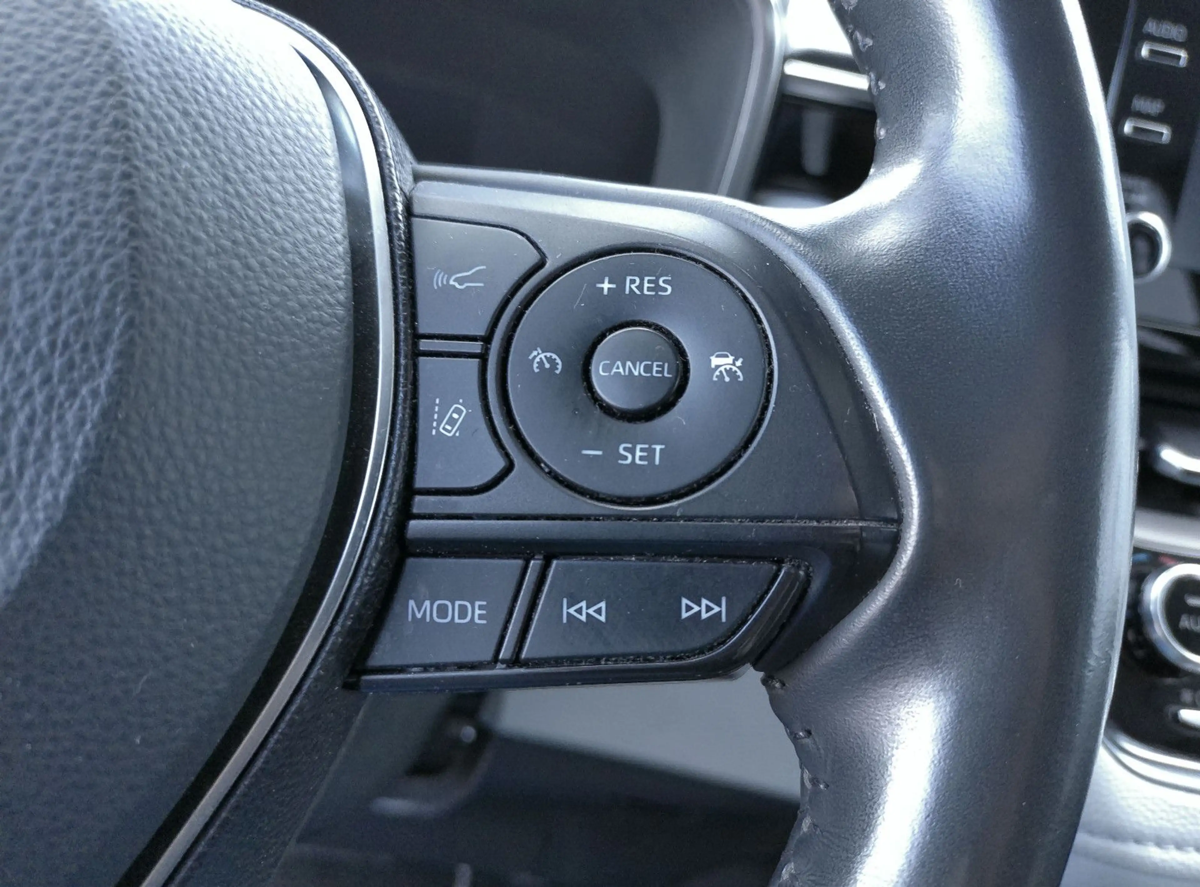 Toyota Corolla Touring Sports Hybrid Club *AHK* — photo 13
