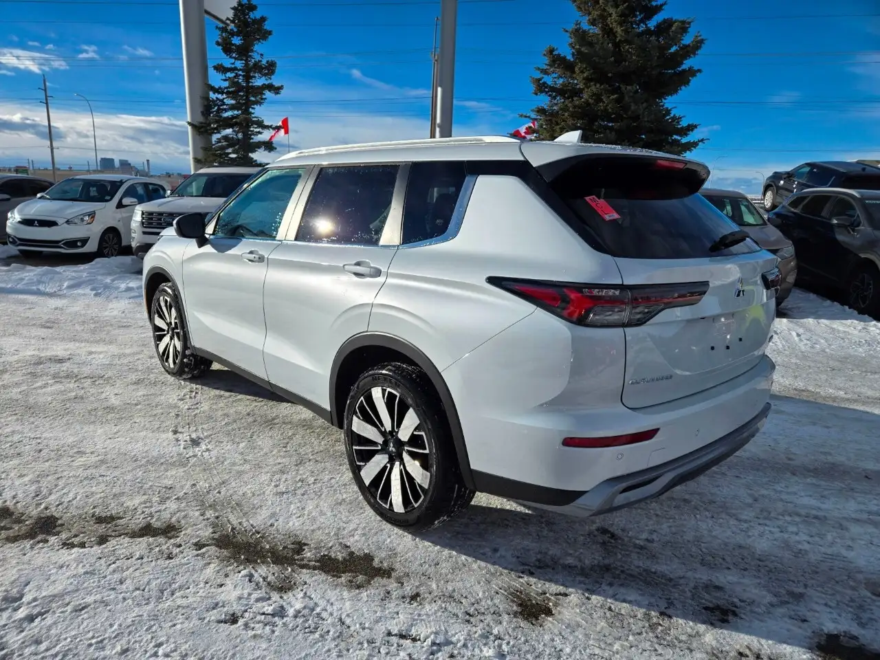 Mitsubishi Outlander снимка Mitsubishi Outlander