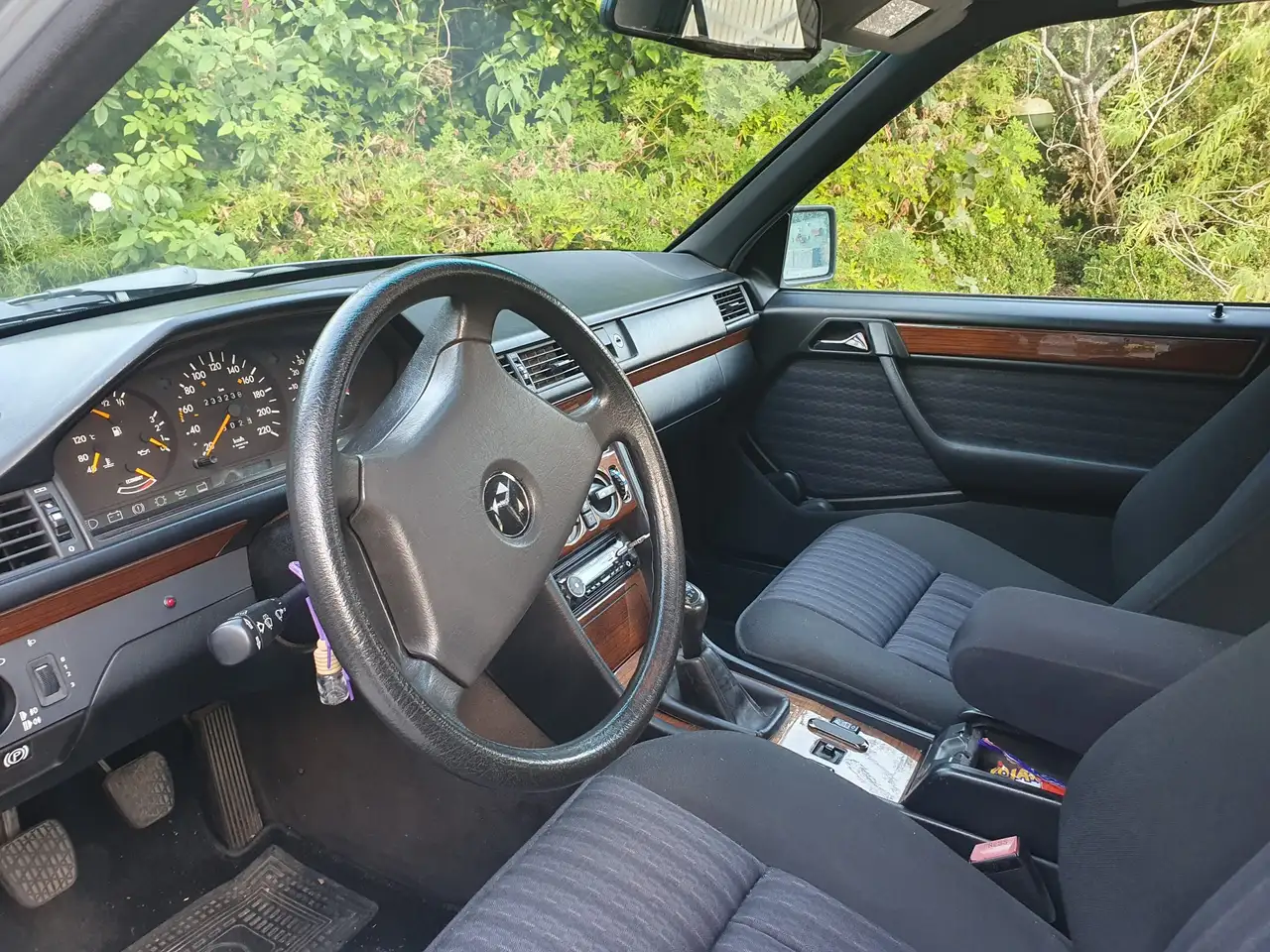 Mercedes-Benz 230E, foto 7