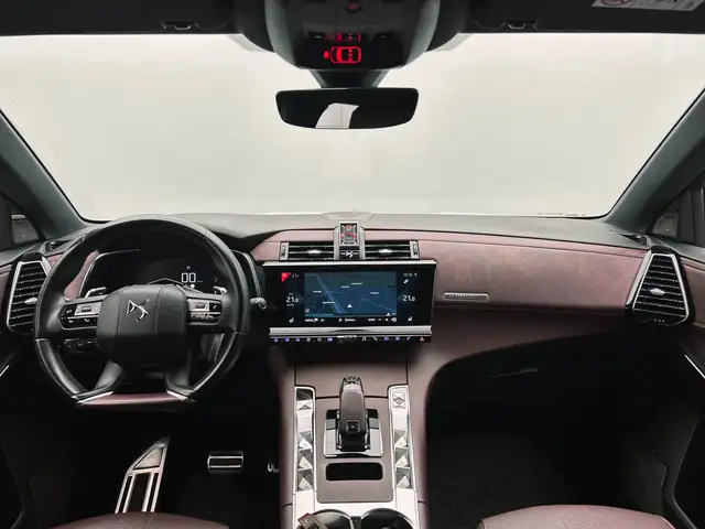 DS Automobiles DS 7 Crossback view 2