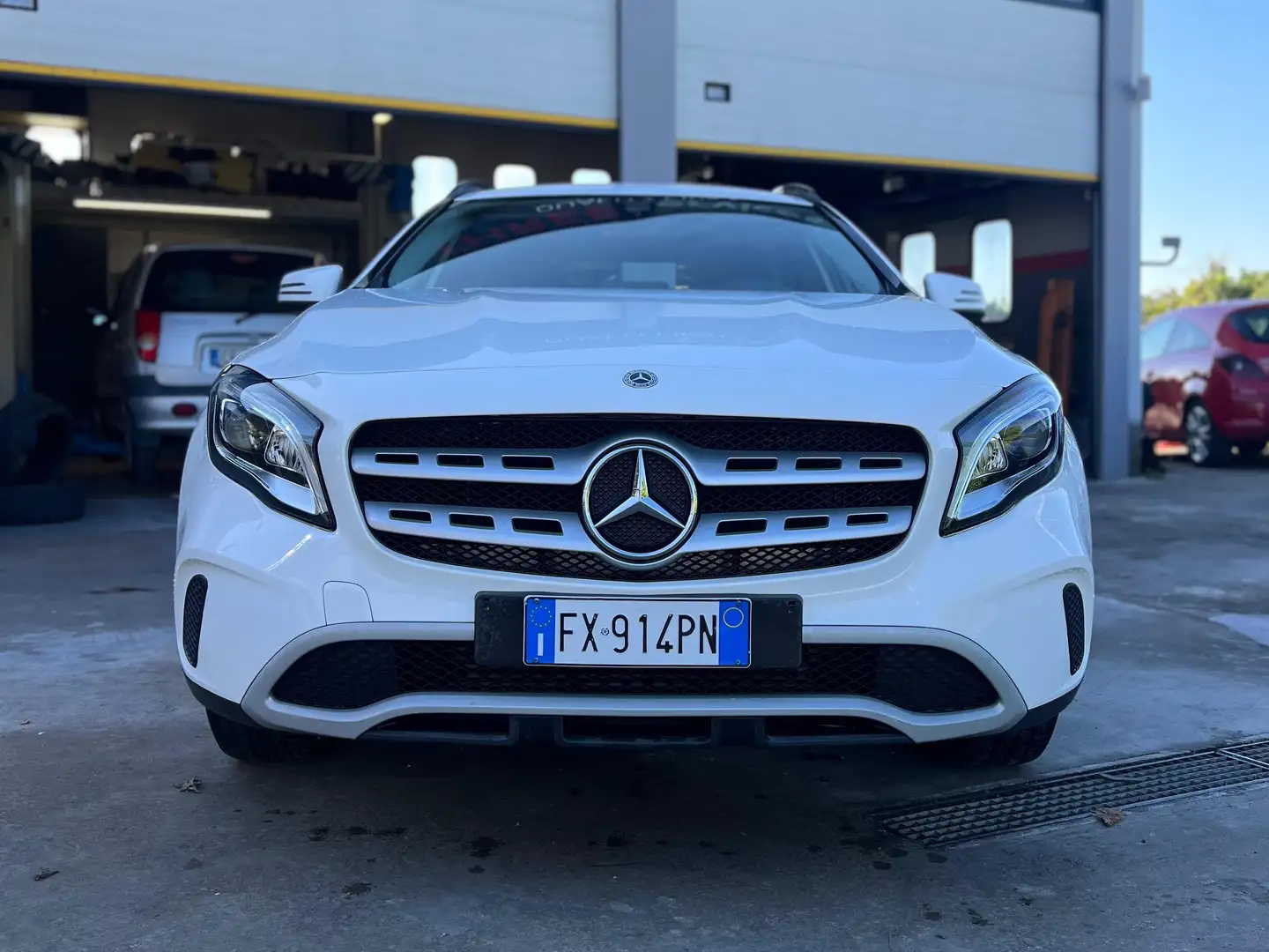 Mercedes-Benz GLA 180 GLA-X156 2017 Premium Bianco - 1