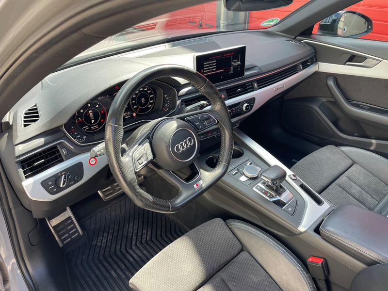 Audi A4 Avant 40 2.0 TDI quattro sport S line Matrix — photo 12