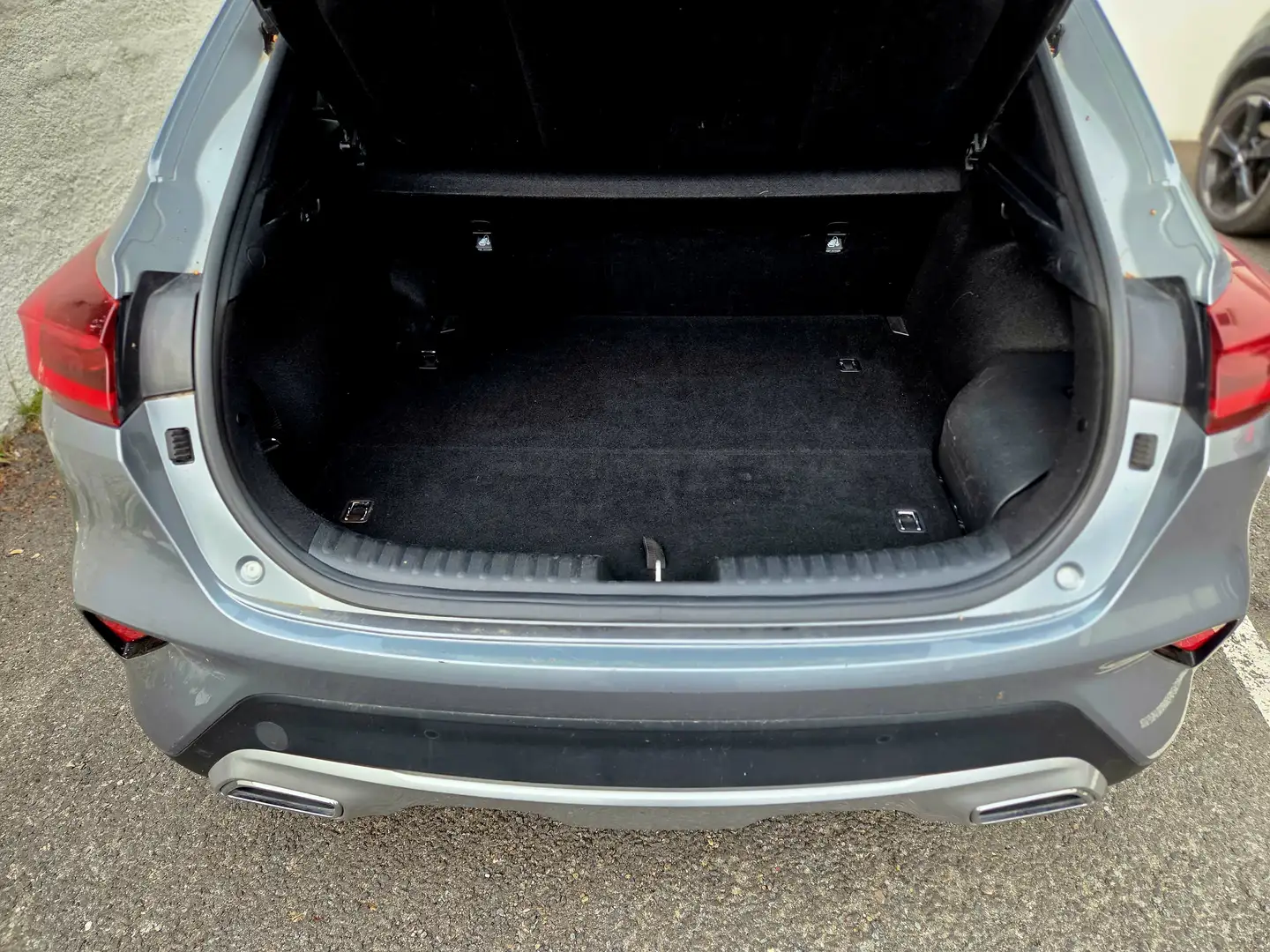 Kia XCeed Gris - 2