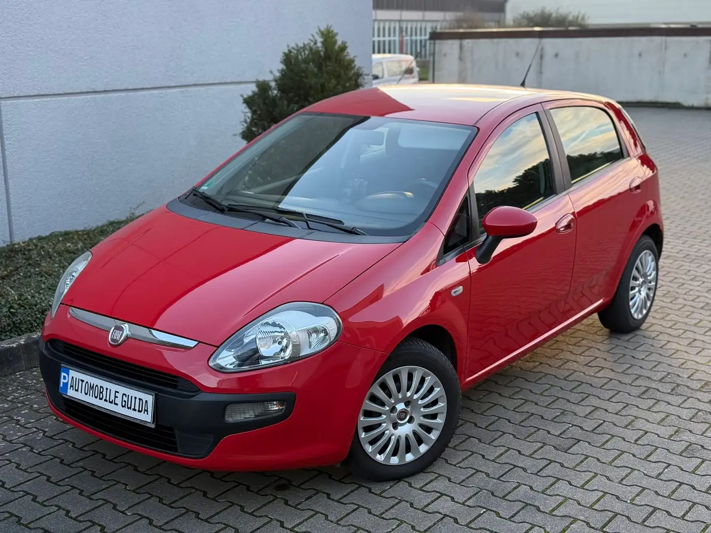 Fiat Punto 5-Türer 1.2 Start&Stop Tüv2027 1Hand Roşu - 2