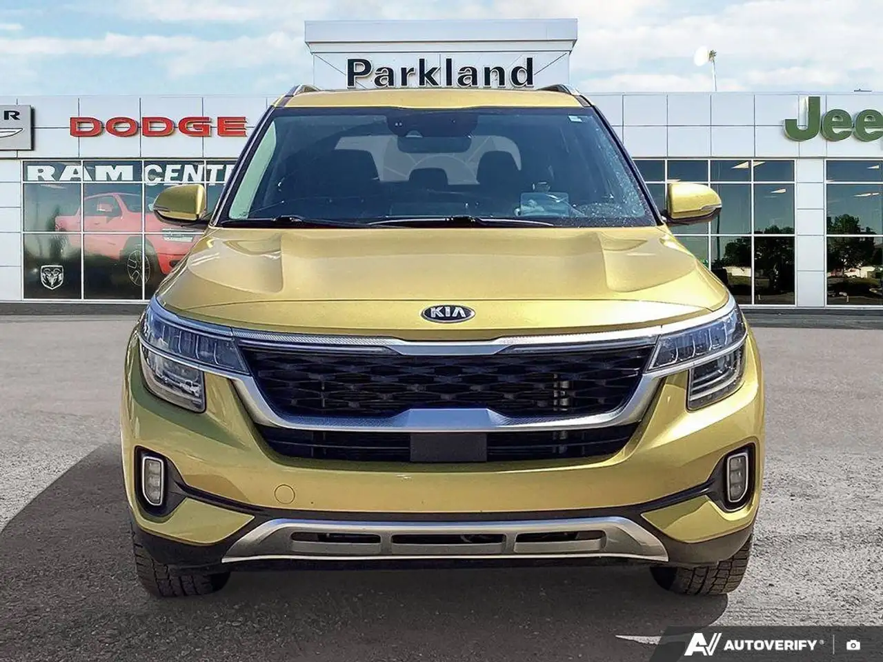 Kia Seltos снимка Kia Seltos