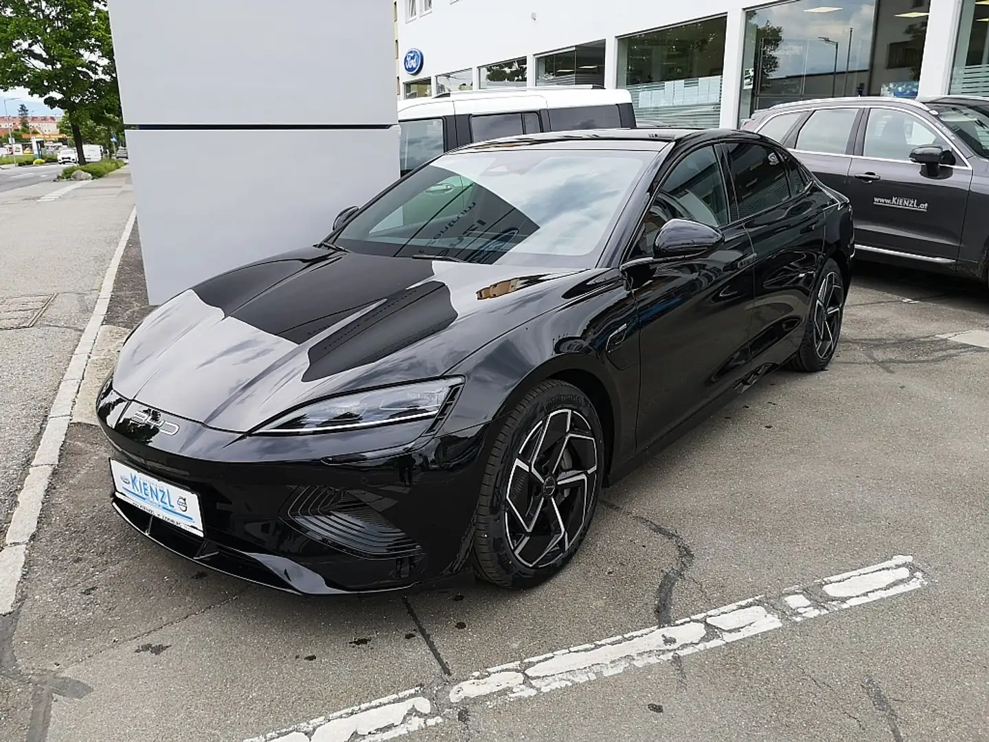BYD Seal Excellence Österreich Paket 82,5kWh AWD Schwarz - 1