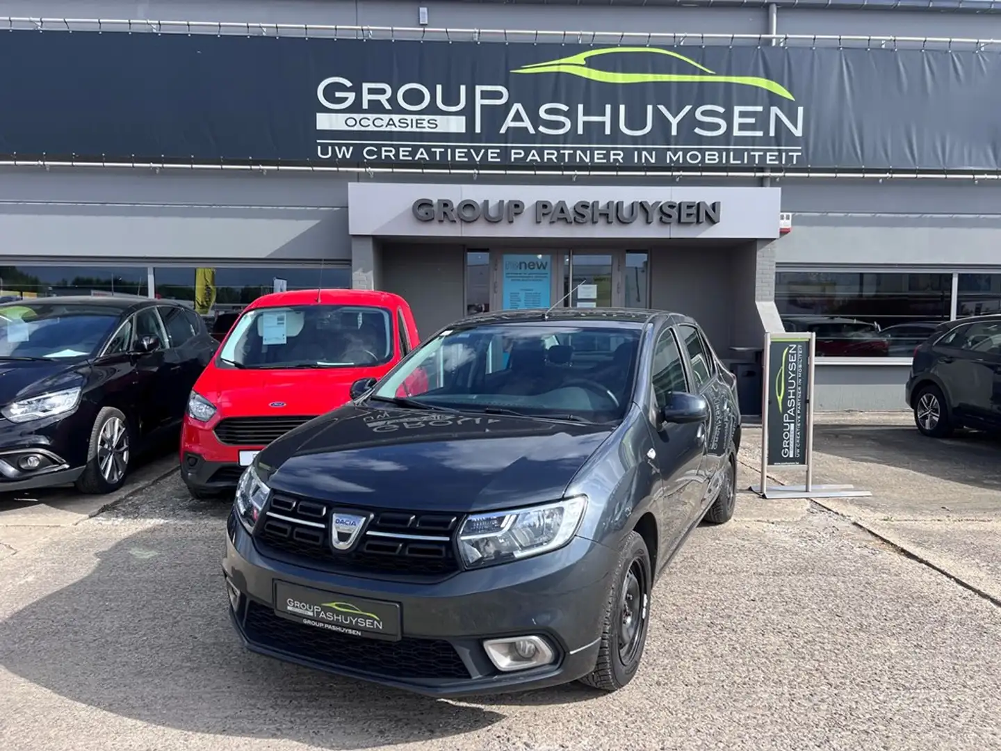 Dacia Logan Laureate SCe 75 Grigio - 1