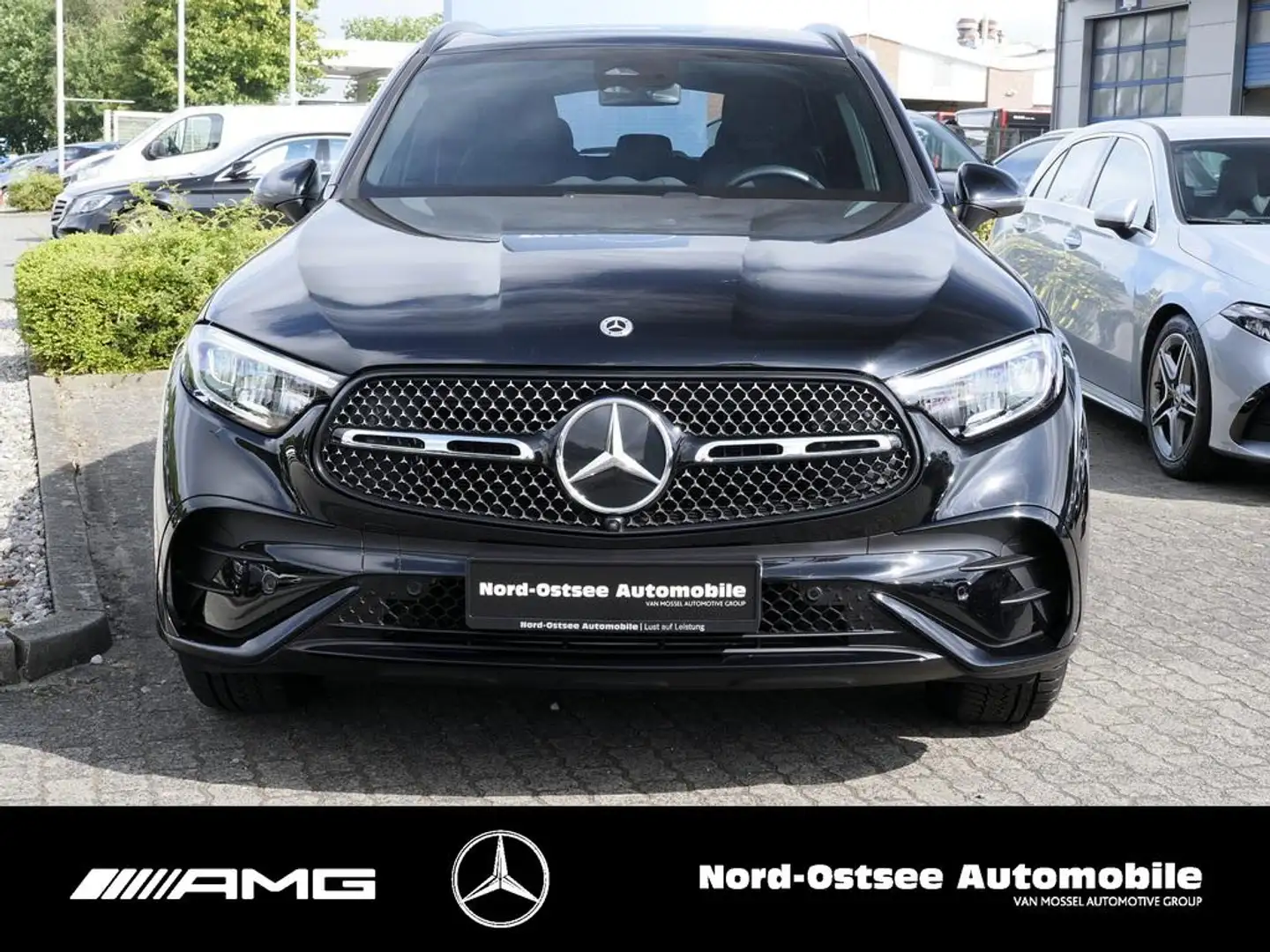 Mercedes-Benz GLC 220 d 4M AMG NAVI AHK LED TOTWINKEL NIGHT Zwart - 2
