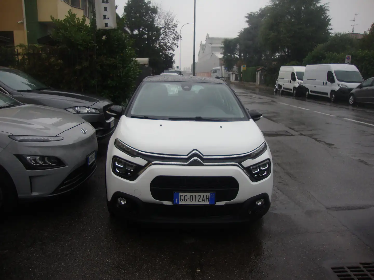 Citroen C3 1.2 puretech S&S eat6 Weiß - 1