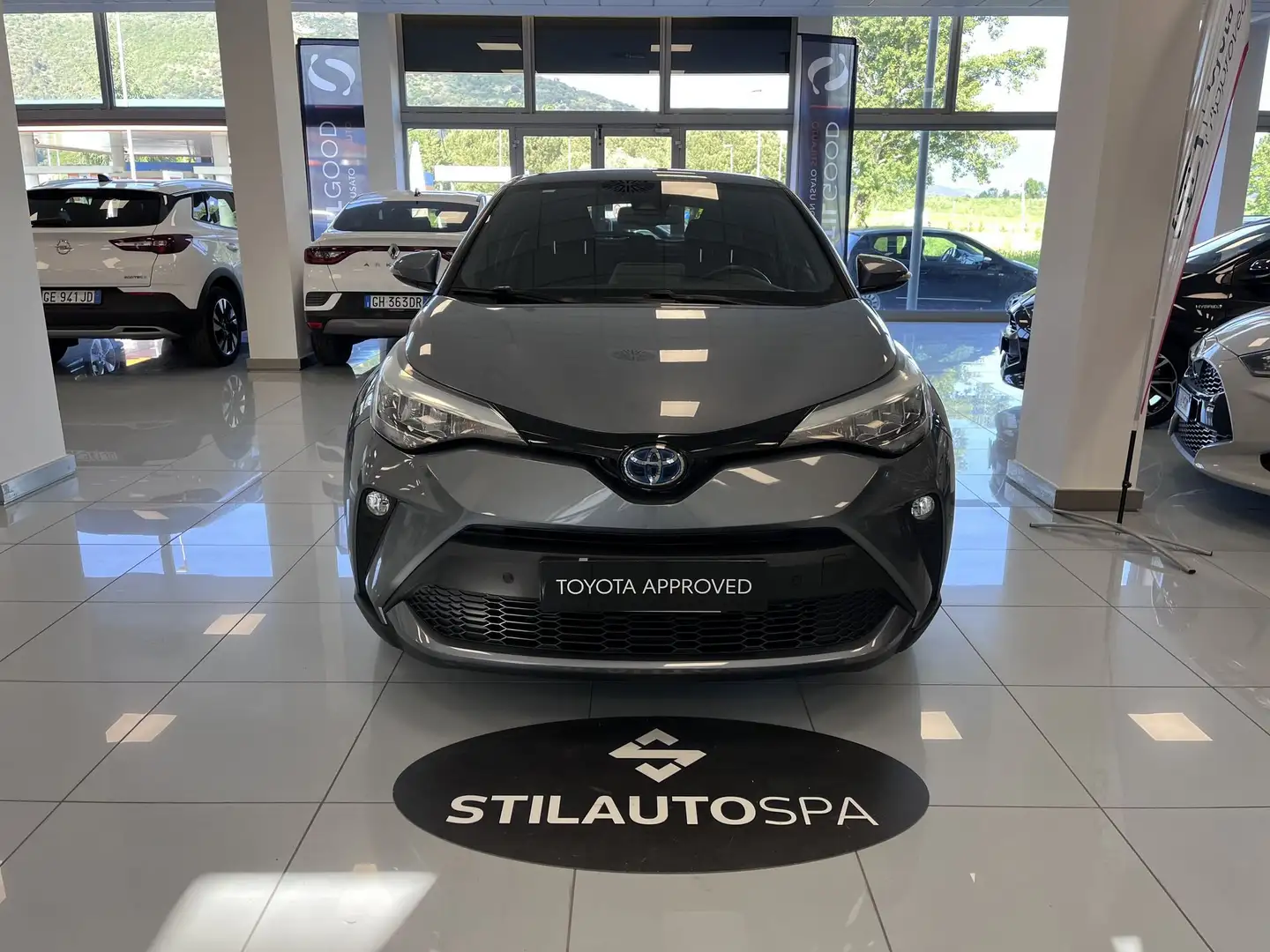 Toyota C-HR 1.8 Hybrid E-CVT Trend Gris - 2
