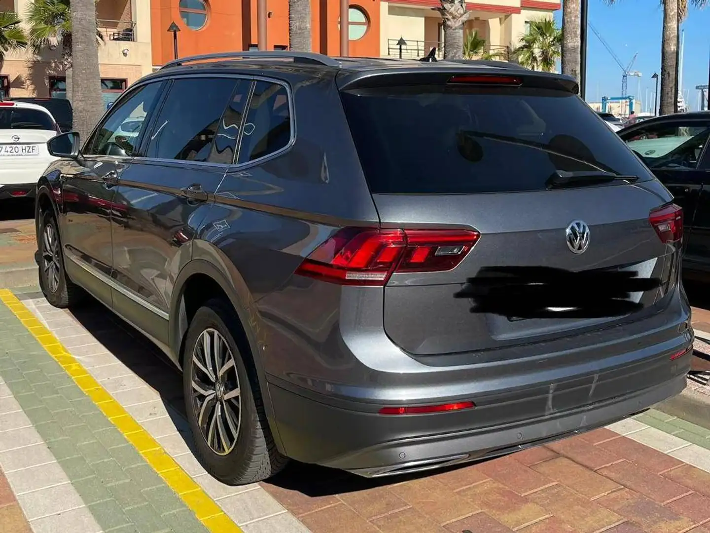 Volkswagen Tiguan Allspace Tiguan Allspace 2.0TDI Sport 4M DSG 110kW Sport Gris - 1