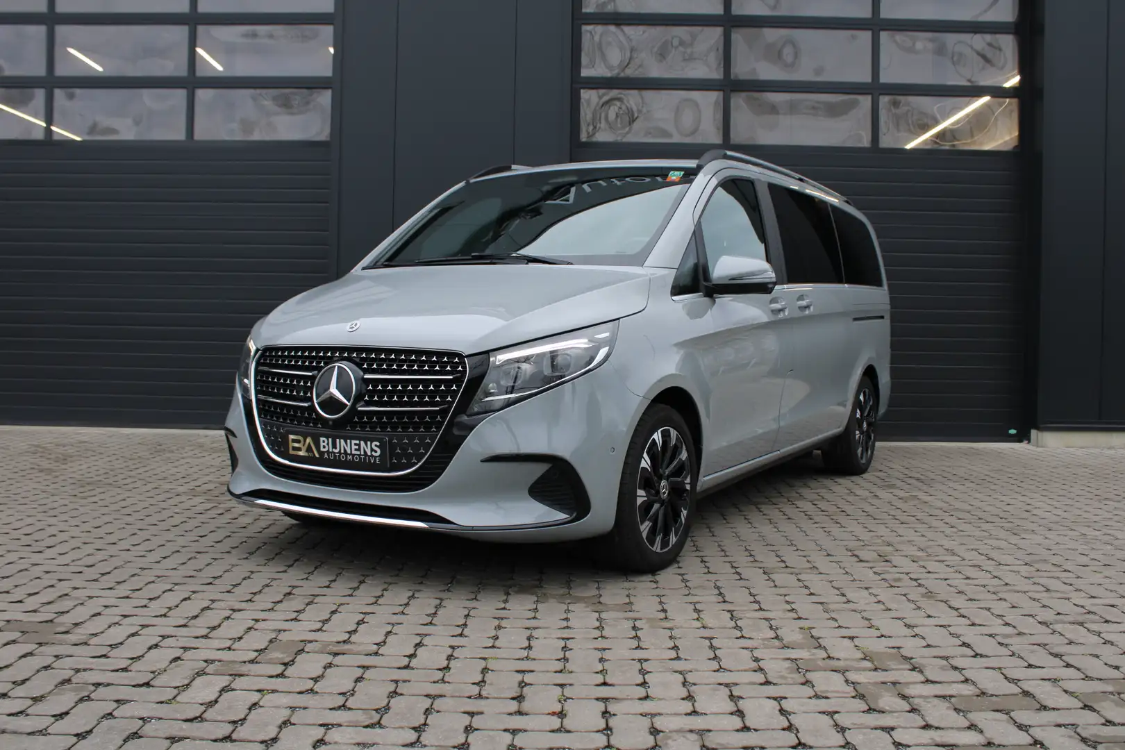 Mercedes-Benz V 300 V 300 d L2 Avantgarde  7pl. Grau - 1