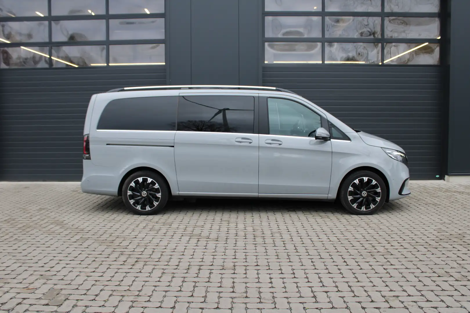 Mercedes-Benz V 300 V 300 d L2 Avantgarde  7pl. Grau - 2