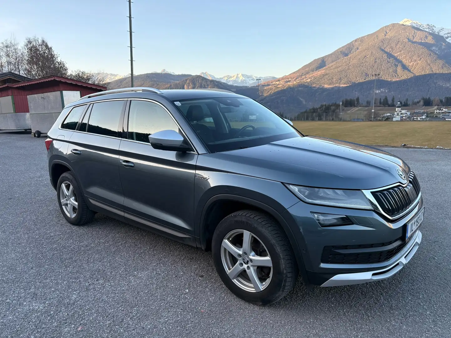 Skoda Kodiaq Kodiaq 2,0 TDI SCR 4x4 Scout DSG Scout Grau - 1