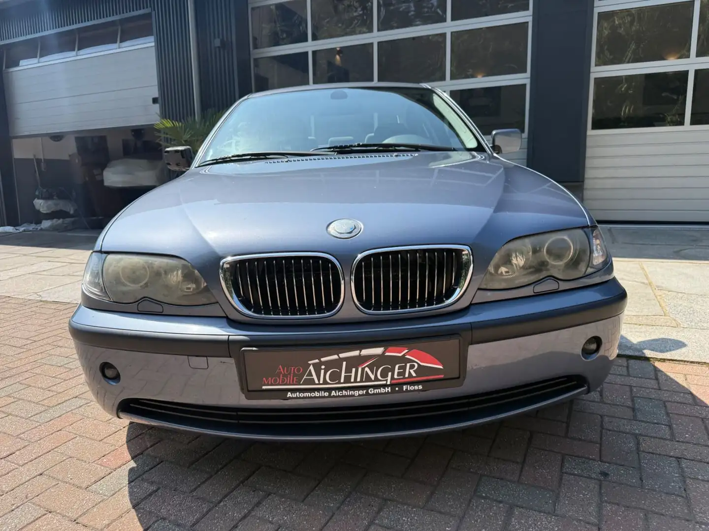 BMW 318 i Edition Lifestyle 1.Hand 8-Fach Ahk Xenon Blau - 2