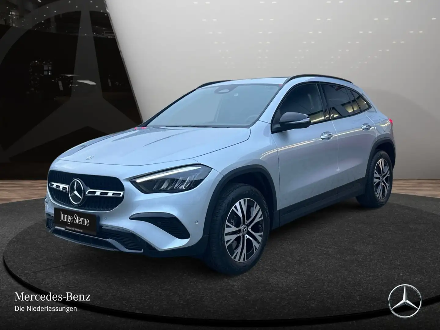 Mercedes-Benz GLA 220 4M PROGRESSIVE+NIGHT+LED+KAMERA+KEYLESS+8G Silber - 2