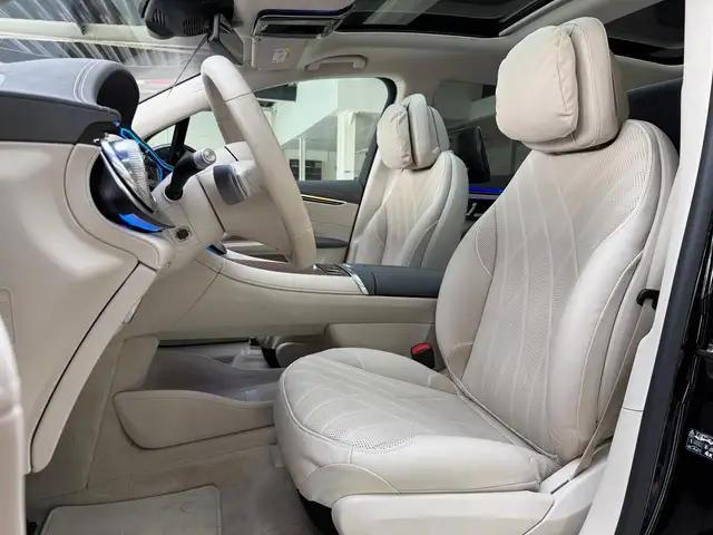 Mercedes-Benz Eqs view 13