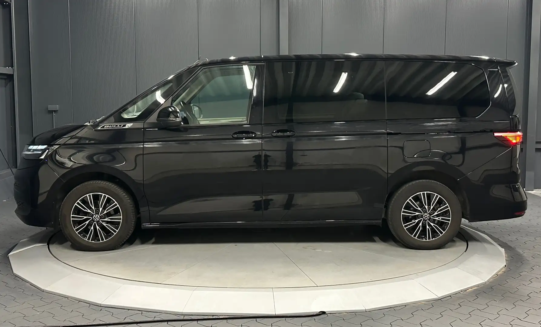 Volkswagen T7 Multivan lang *AHK*Holzboden*KAMERA*KEYLESS*7-SITZER* Negru - 2