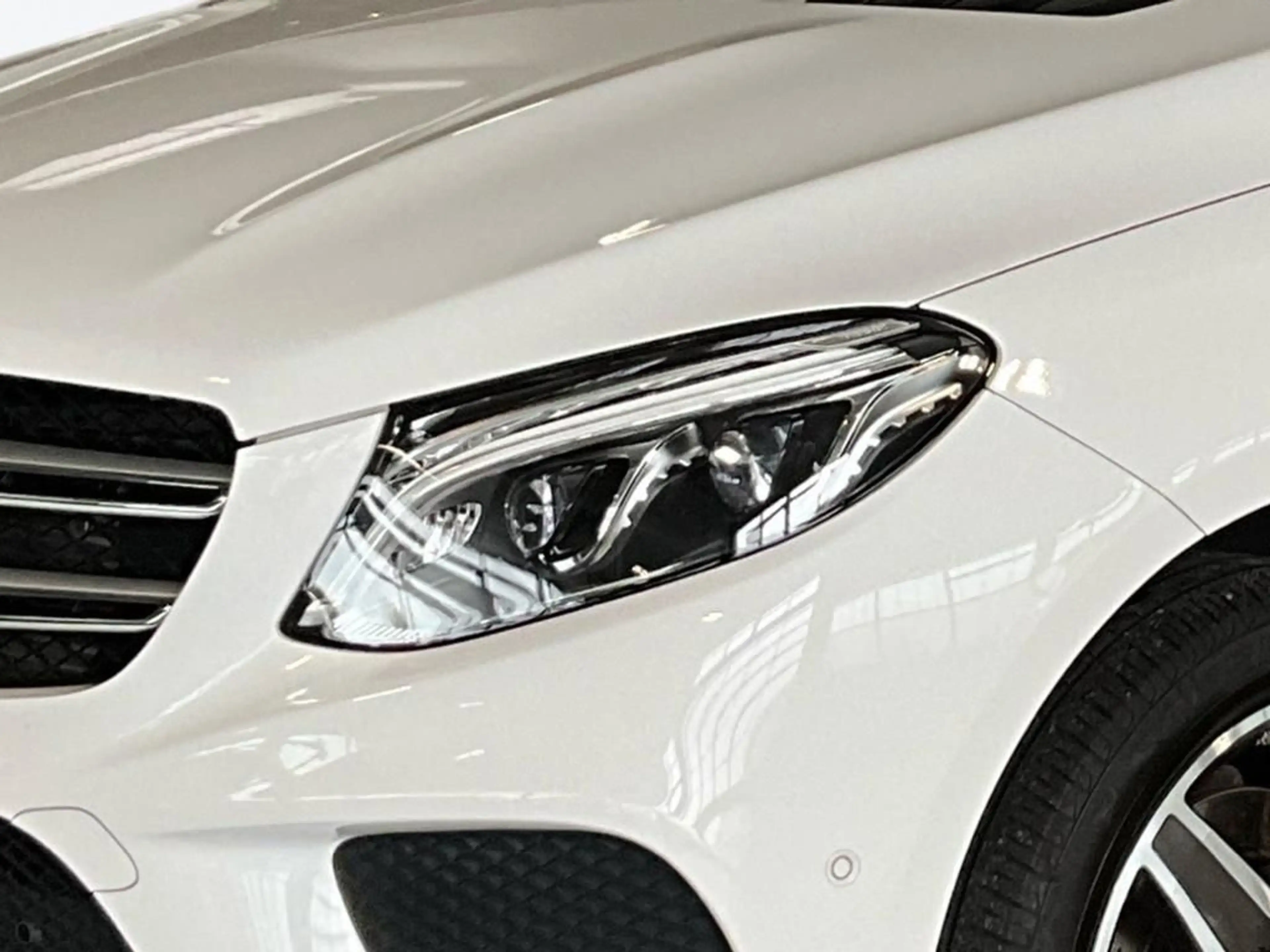 Mercedes-Benz GLE 350 d 4M AMG Style 360 4xSHZ ACC AHK AUT LED — photo 2