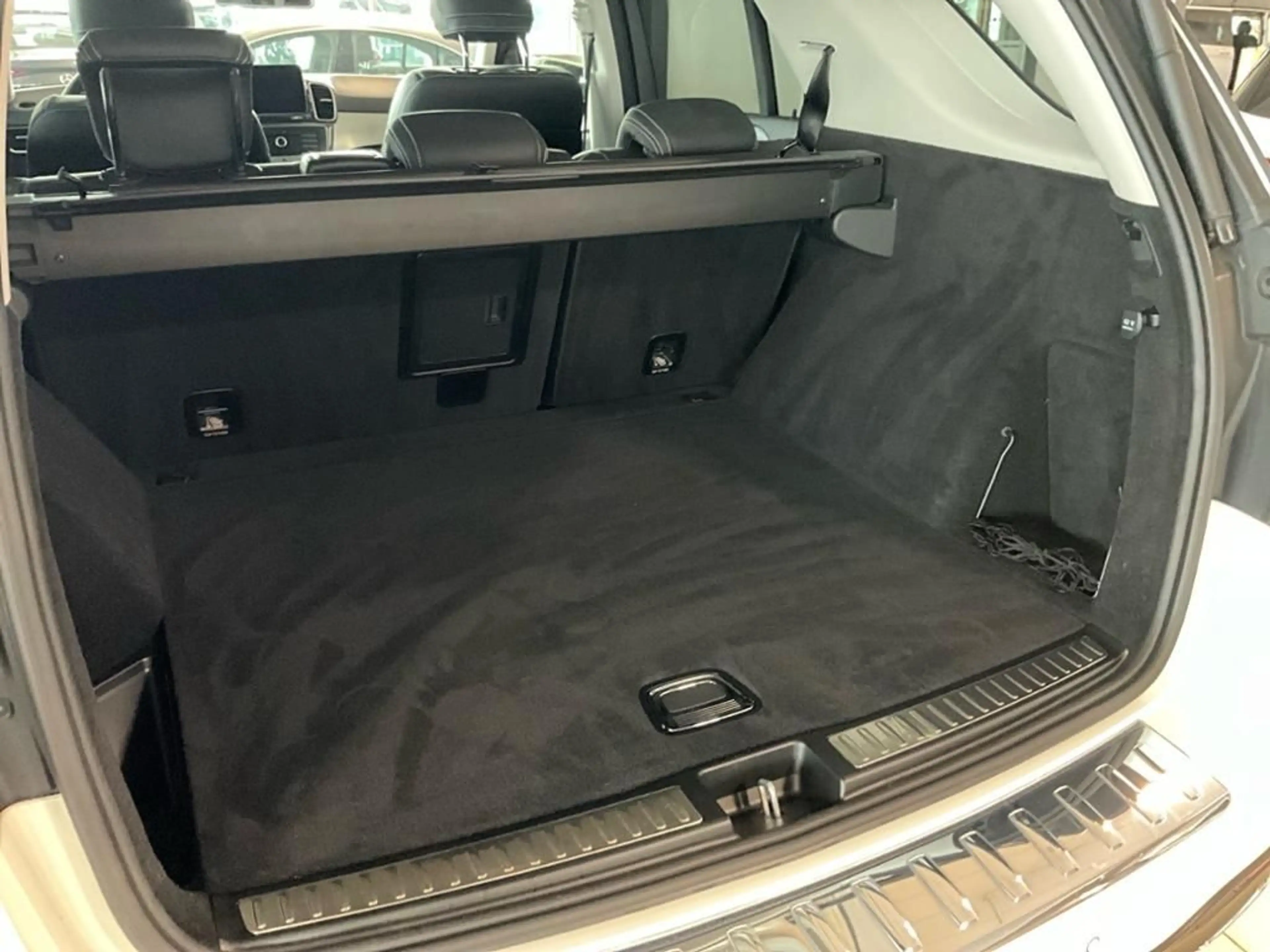 Mercedes-Benz GLE 350 d 4M AMG Style 360 4xSHZ ACC AHK AUT LED — photo 12