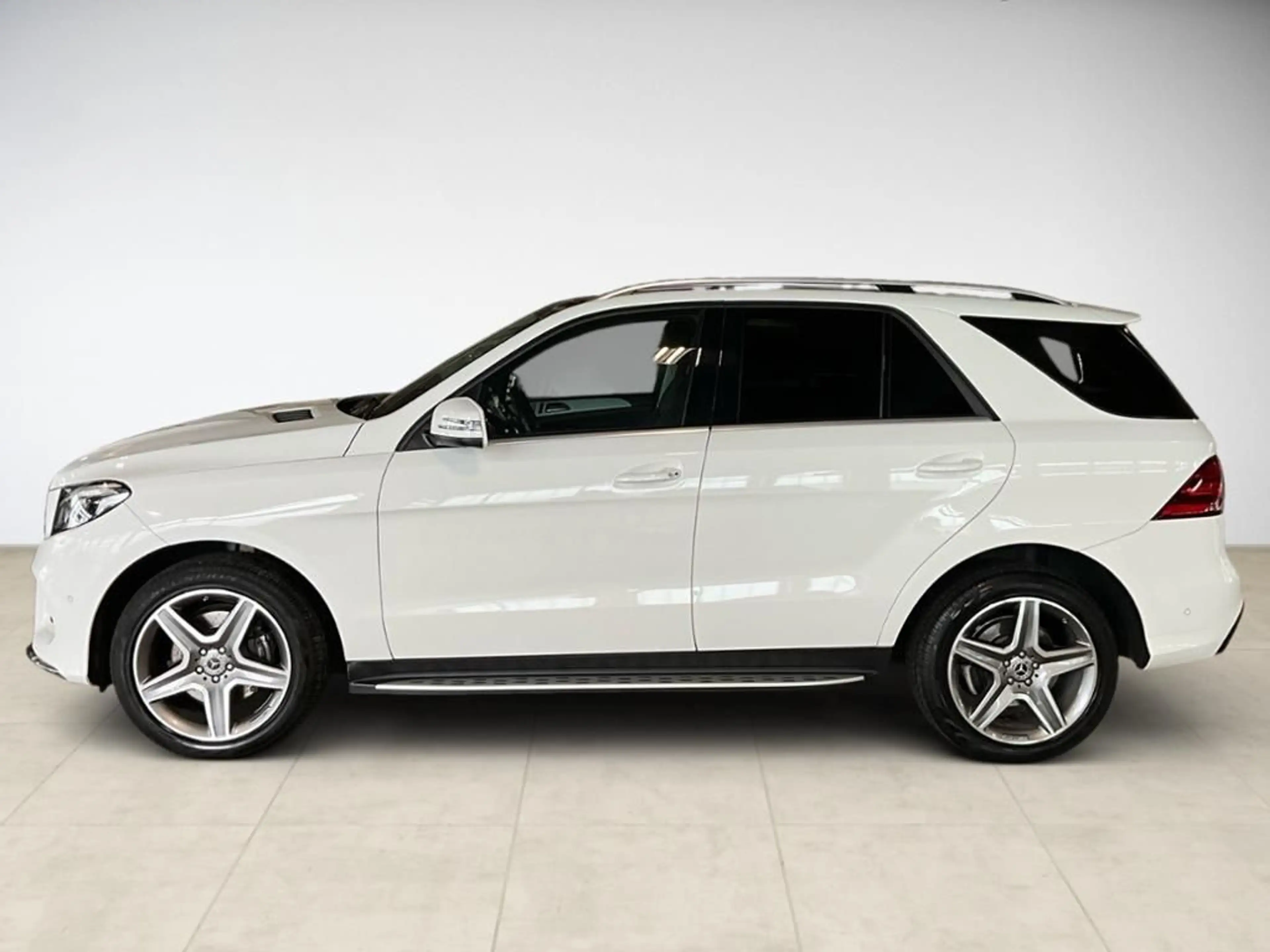 Mercedes-Benz GLE 350 d 4M AMG Style 360 4xSHZ ACC AHK AUT LED — photo 5