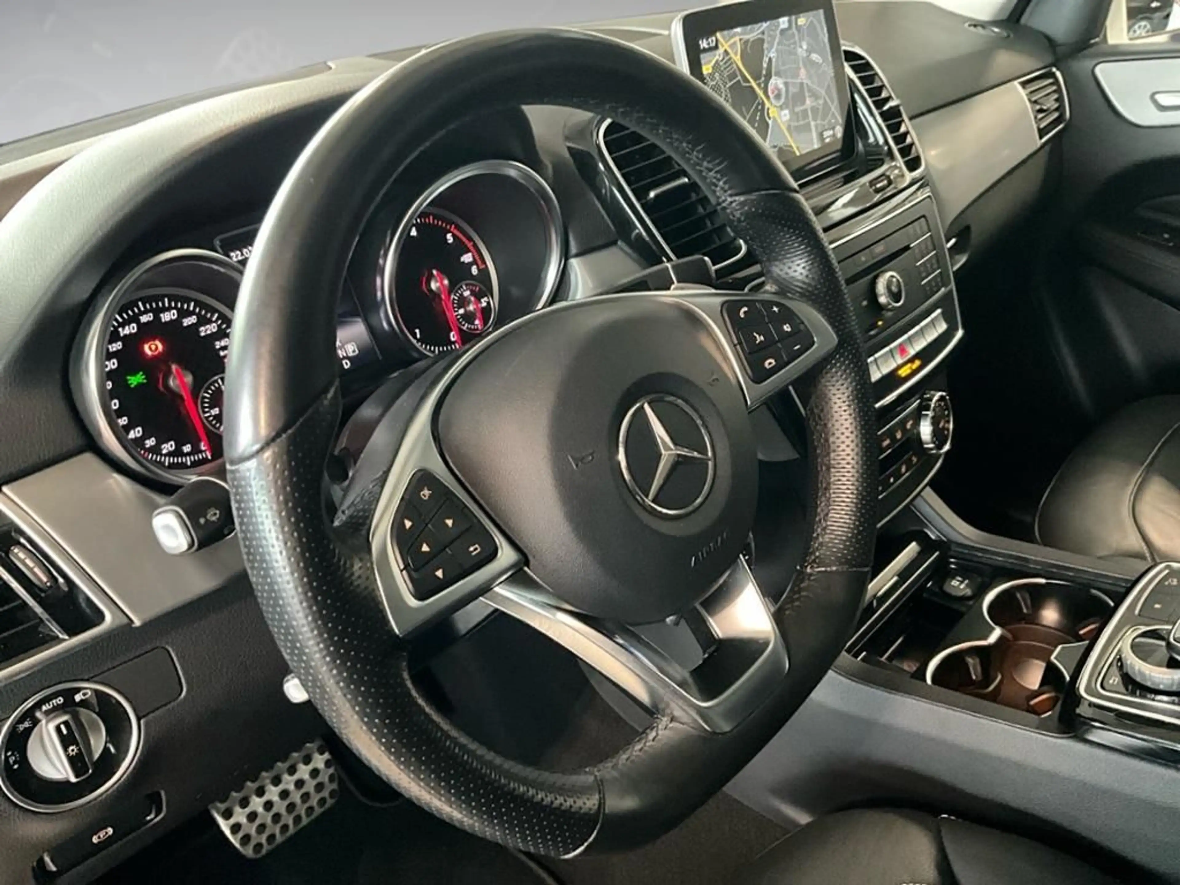 Mercedes-Benz GLE 350 d 4M AMG Style 360 4xSHZ ACC AHK AUT LED — photo 9