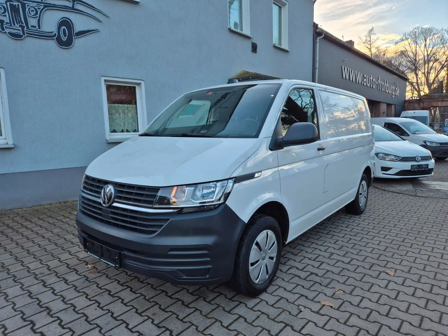 Volkswagen T6 Transporter T6.1 ,Kasten,Klima,Ahk,Kamera,Heckflügeltür Weiß - 1
