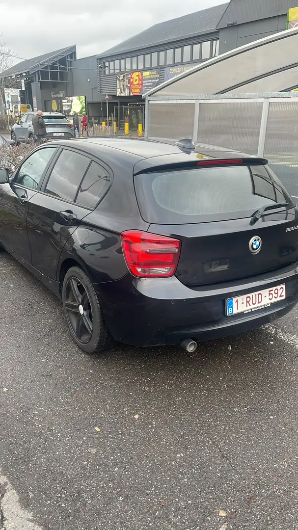 BMW 120 120d Sport-Aut. Sport Line Zwart - 2