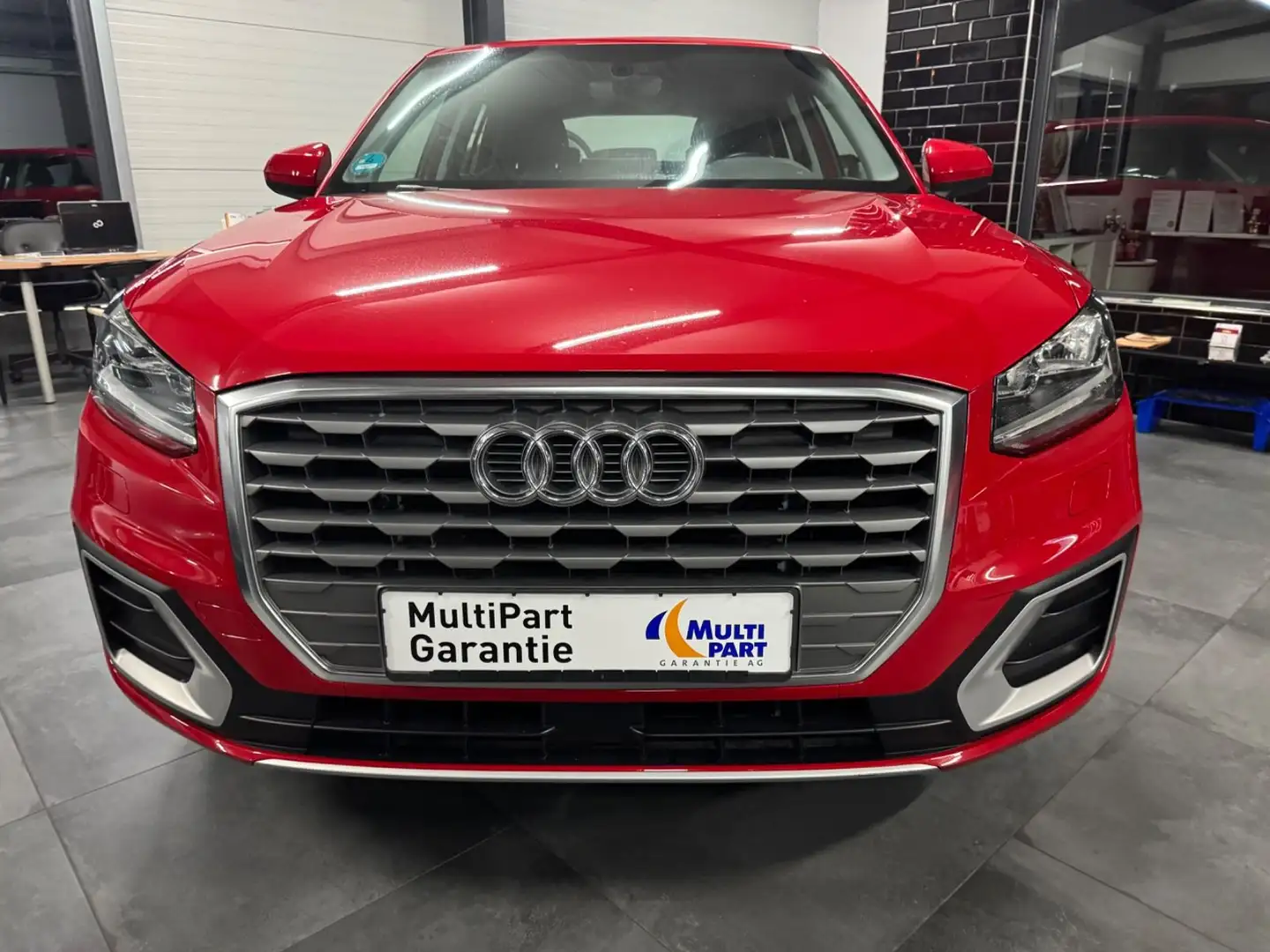 Audi Q2 sport Rot - 2